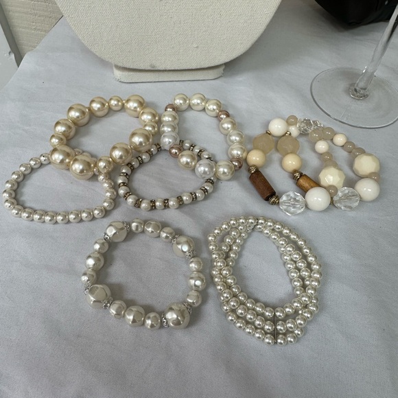 Set of 8 vintage stretch bead bracelets - Picture 3 of 10